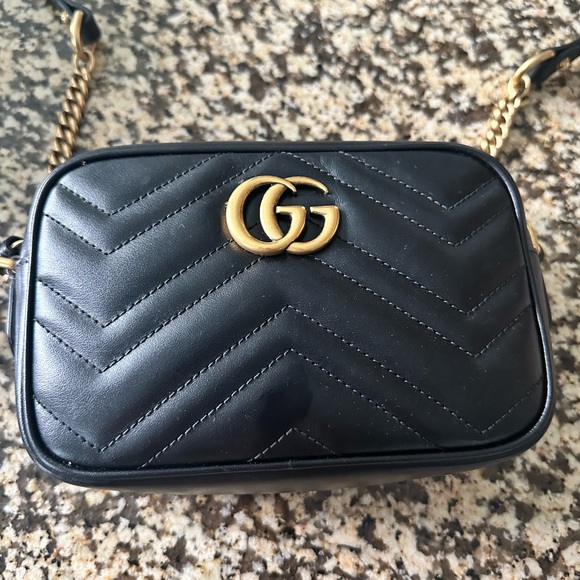 Gucci purse - Picture 1 of 3